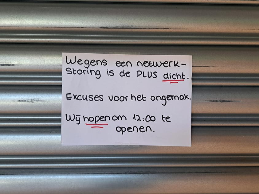 Supermarkt PLUS dicht wegens storing (UPDATE: PLUS is weer open)